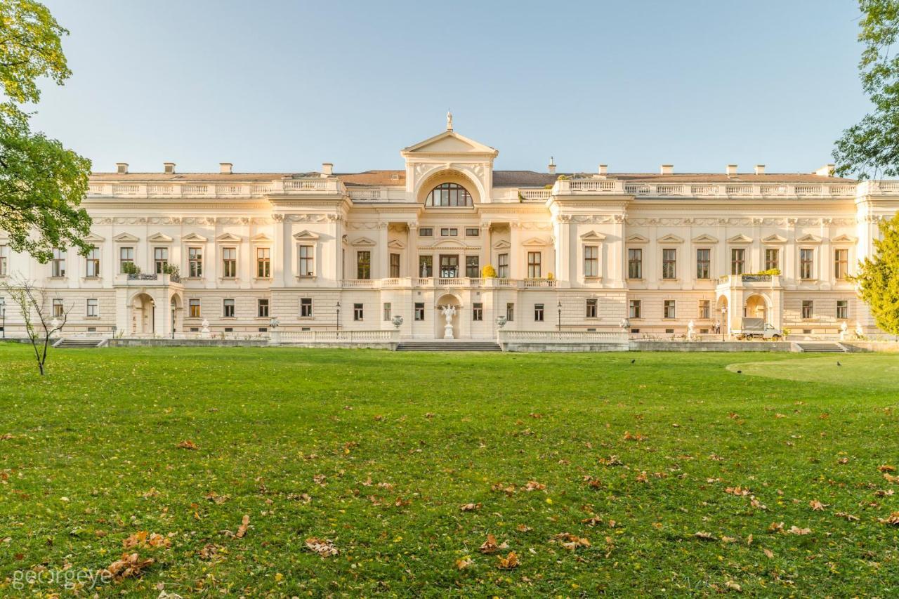 Luxury Suites Liechtenstein Vienna Exterior photo