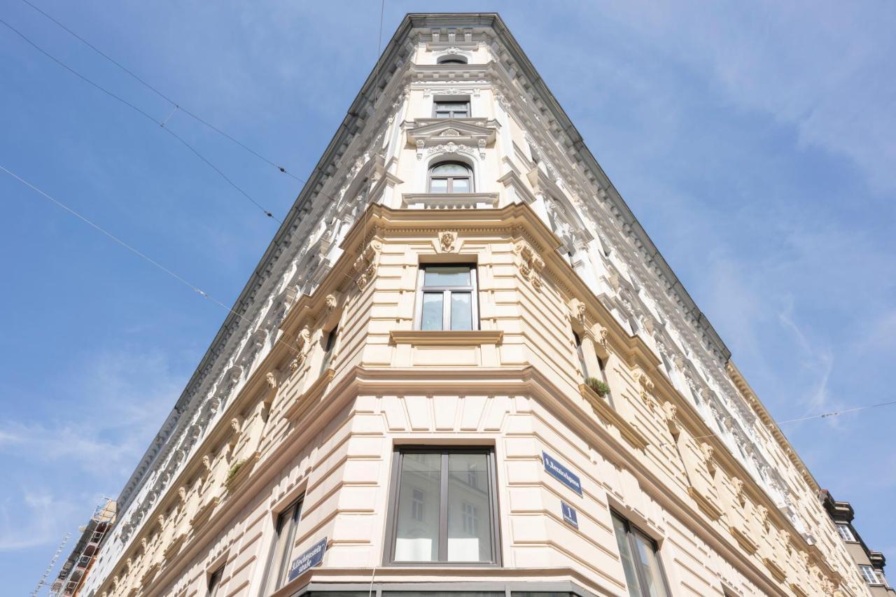 Luxury Suites Liechtenstein Vienna Exterior photo