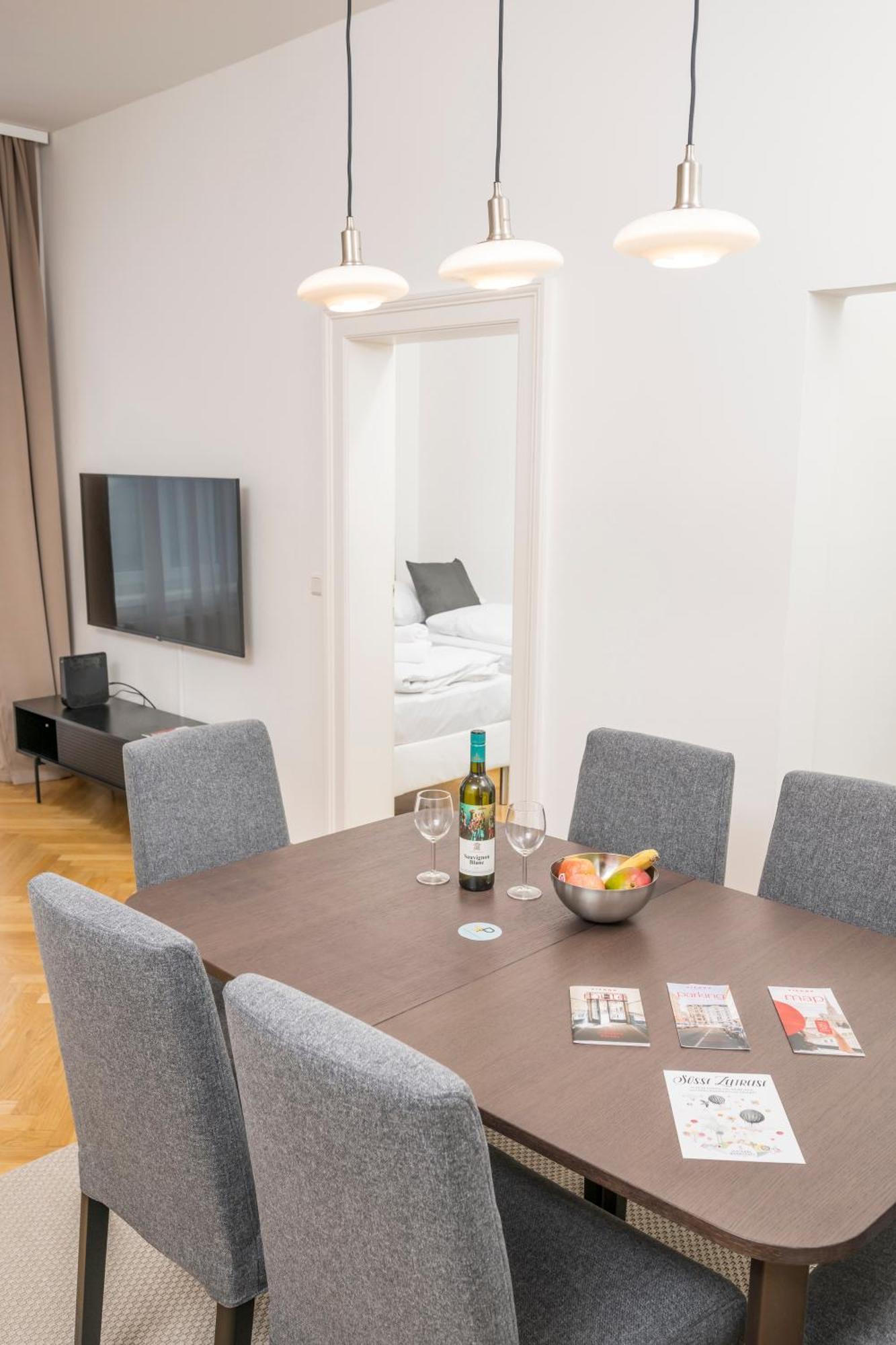 Luxury Suites Liechtenstein Vienna Exterior photo